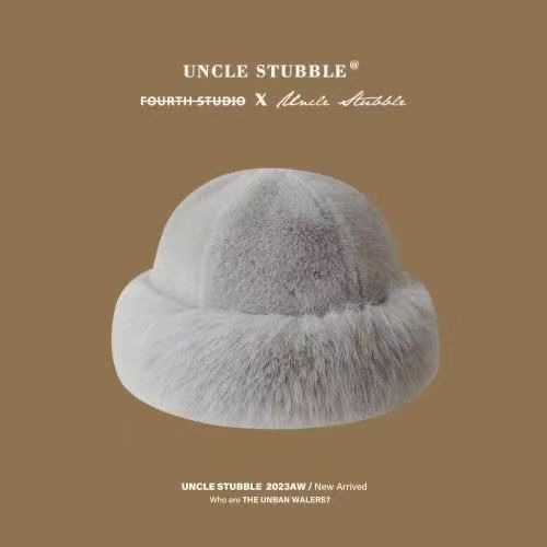 chapeau de mode en fausse fourrure