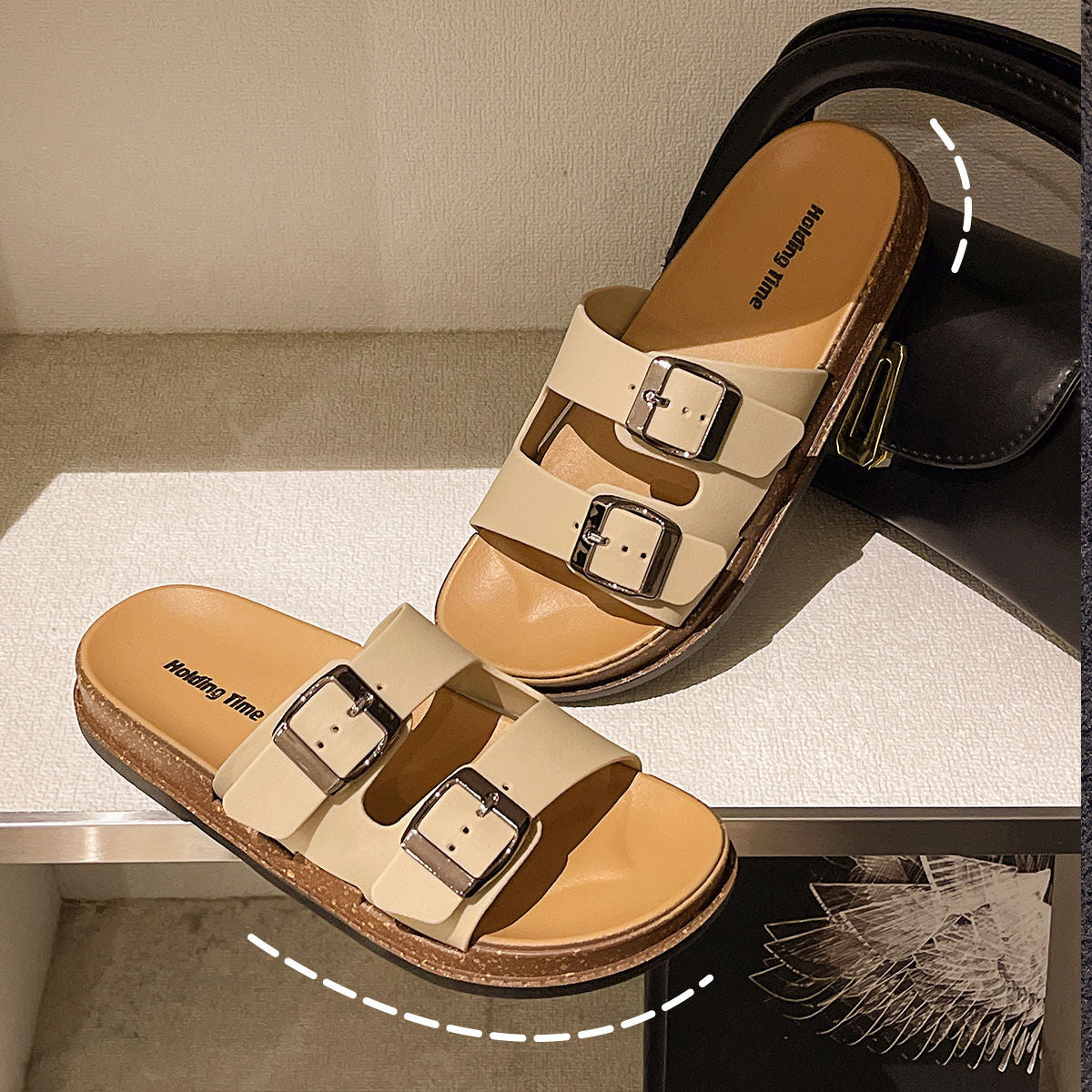 Sandales pour femmes, chaussures de plage plates à enfiler idéales pour l'été et l'extérieur