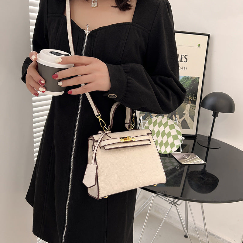 Sac modèle tendance 5 coloris grand ou petit